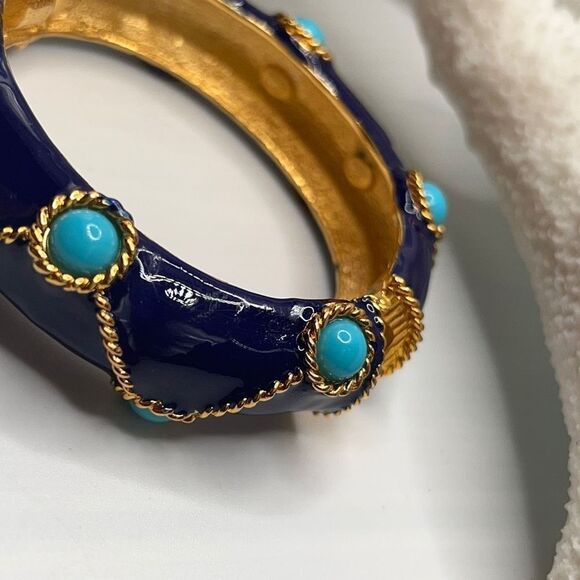 Kenneth Jay Lane Gold Lapis Turquoise Hinged Bangle - Picture 6 of 13